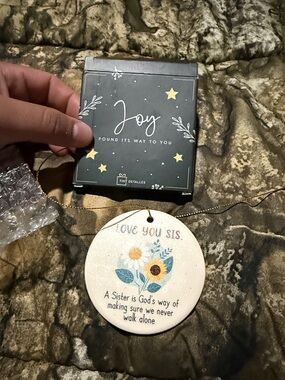 Joy Tiny Detalles Ornament - "Love You Sis" Floral Ceramic Hanging